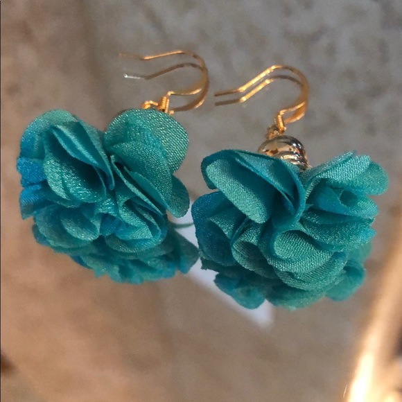 22K Tiffany Blue and Gold Flowered Dangly Earring - Picture 5 of 5
